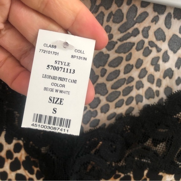 NWT White House Black Market Leopard Lace Trimmed Top Size Small - Picture 3 of 5